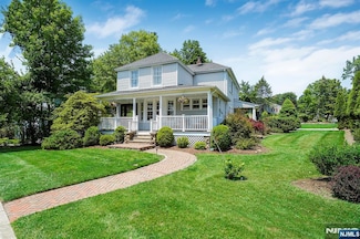 102 Colony Ave, Park Ridge, NJ 07656