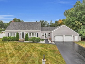 24 Smith Corner Rd, Plaistow, NH 03865