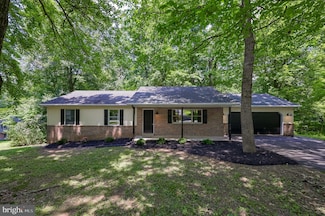 5671 Lincoln Hills Dr, Gap, PA 17527