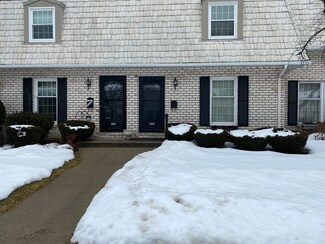 106 Plantation Dr, Agawam, MA 01001