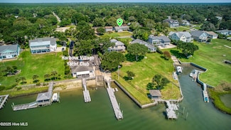 1966 Kings Landing Rd, Hampstead, NC 28443