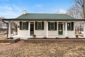 359 Saint Jean St, Florissant, MO 63031