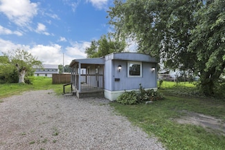 19 E 1st St, the Plains, OH 45780