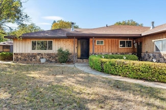 5831 Memory Ln, Yreka, CA 96097