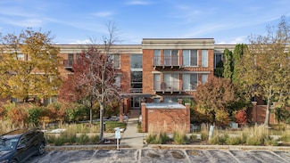 361 Kelburn Rd Unit 312, Deerfield, IL 60015