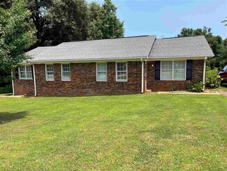160 Sherman Dr, Boiling Springs, SC 29316