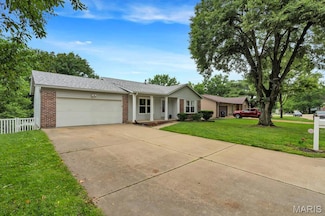 935 Summer Leaf Dr, Saint Peters, MO 63376