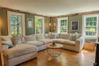 6 Limerock Rd, Smithfield, RI 02917