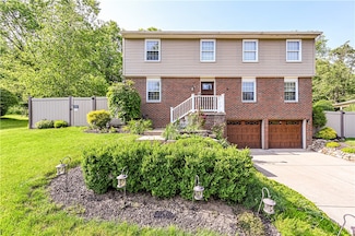 8 Fawn Ln, Export, PA 15632