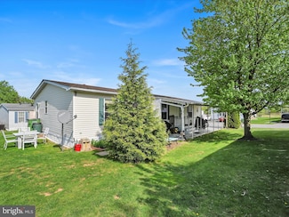 104 W Abington Cir, Stewartstown, PA 17363