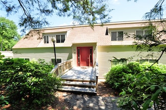 9 Carriage Dr Unit 9, Simsbury, CT 06070