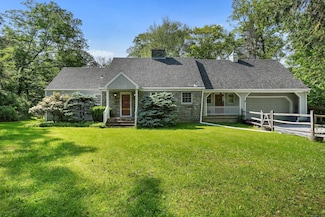 231 N Georges Hill Rd, Southbury, CT 06488