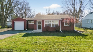 923 14th St NE, Owatonna, MN 55060