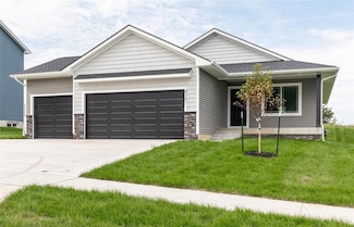 417 Coyote St, Mitchellville, IA 50169