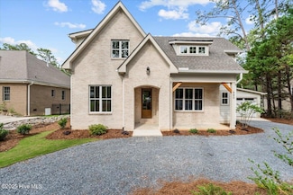 580 E Indiana Ave, Southern Pines, NC 28387