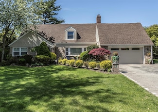403 Titus Way, East Williston, NY 11596