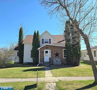 1011 10th St, International Falls, MN 56649