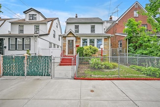 18706 Keeseville Ave, Saint Albans, NY 11412