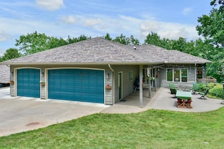 84 Lyngholm Dr, Winona, MN 55987