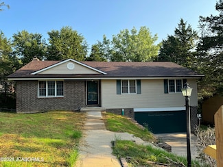 2414 Colonial Hills Rd, Jefferson City, MO 65109