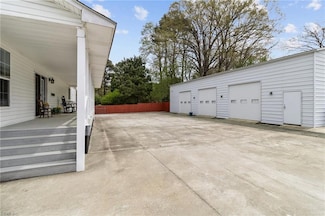 237 Cedar Rd, Chesapeake, VA 23322