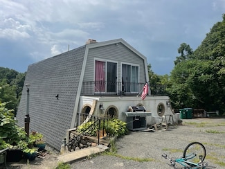 44 Valley Rd, Lynn, MA 01902