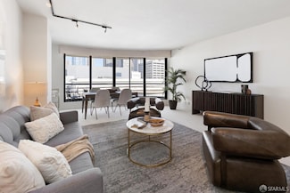 300 3rd St Unit 818, San Francisco, CA 94107