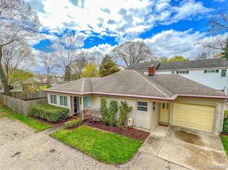 8603 Hibbing St, Commerce Township, MI 48382