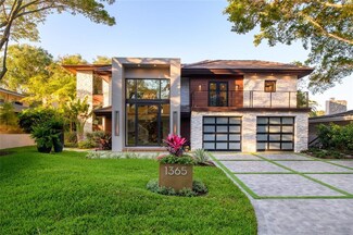 1365 Brightwaters Blvd NE, Saint Petersburg, FL 33704