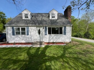68 North Rd, Burrillville, RI 02859
