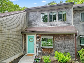 15 Roundhouse Rd Unit 15, Bourne, MA 02532