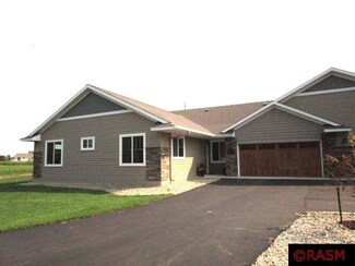 911 911 Augusta Dr, Mankato, MN 56001
