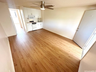 2860 Waialae Ave Unit 208, Honolulu, HI 96826