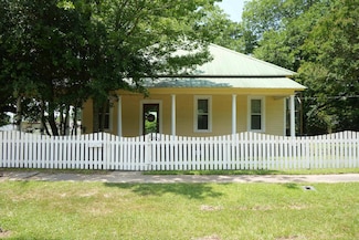 303 W Walnut St, Prescott, AR 71857