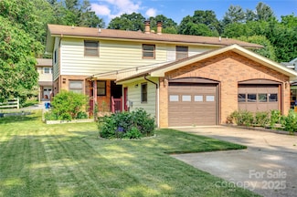 26 Pebblebrook St, Clyde, NC 28721