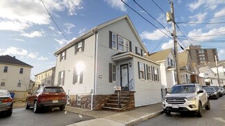 83 Raymond St, Fall River, MA 02723