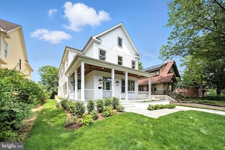 4705 25th St N, Arlington, VA 22207