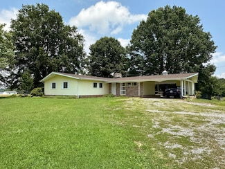 1232 Center Rd, Yadkinville, NC 27055