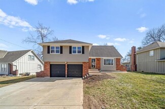 1124 N Walker Ln, Olathe, KS 66061
