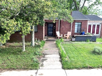412 E South St, Harrisville, WV 26362