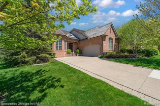 2590 Summerlin Ct, Rochester, MI 48306