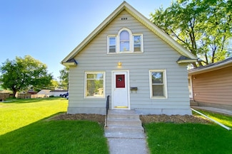 1707 Eustis St, Saint Paul, MN 55113