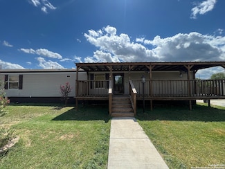 805 N 4th Ave, Crystal City, TX 78839