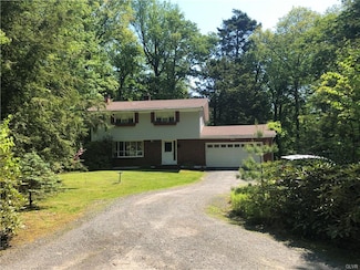 200 Dutch Hill Rd, Canadensis, PA 18325