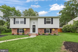 7913 Fitzroy St, Alexandria, VA 22309