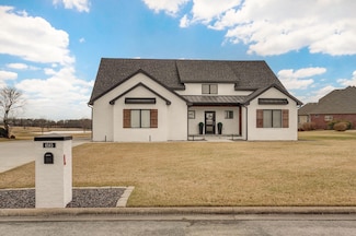 4583 Fairway Dr, Bolivar, MO 65613