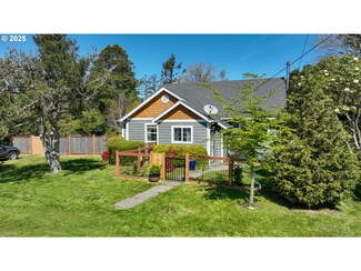 1175 Pacific Dr, Hammond, OR 97121