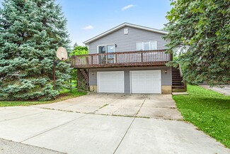725 Ledochowski St, Lemont, IL 60439