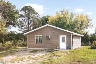 792 2nd St NW, Hillsboro, ND 58045