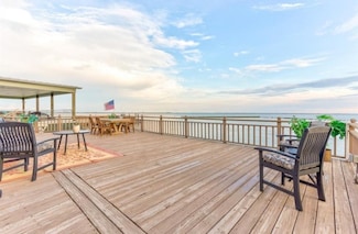 423 Hana Dr, Galveston, TX 77554